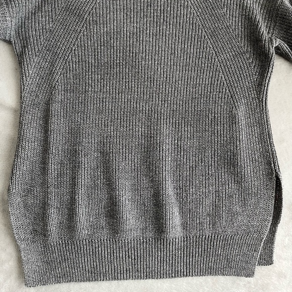 H&M KNIT SWEATER - Picture 2 of 5